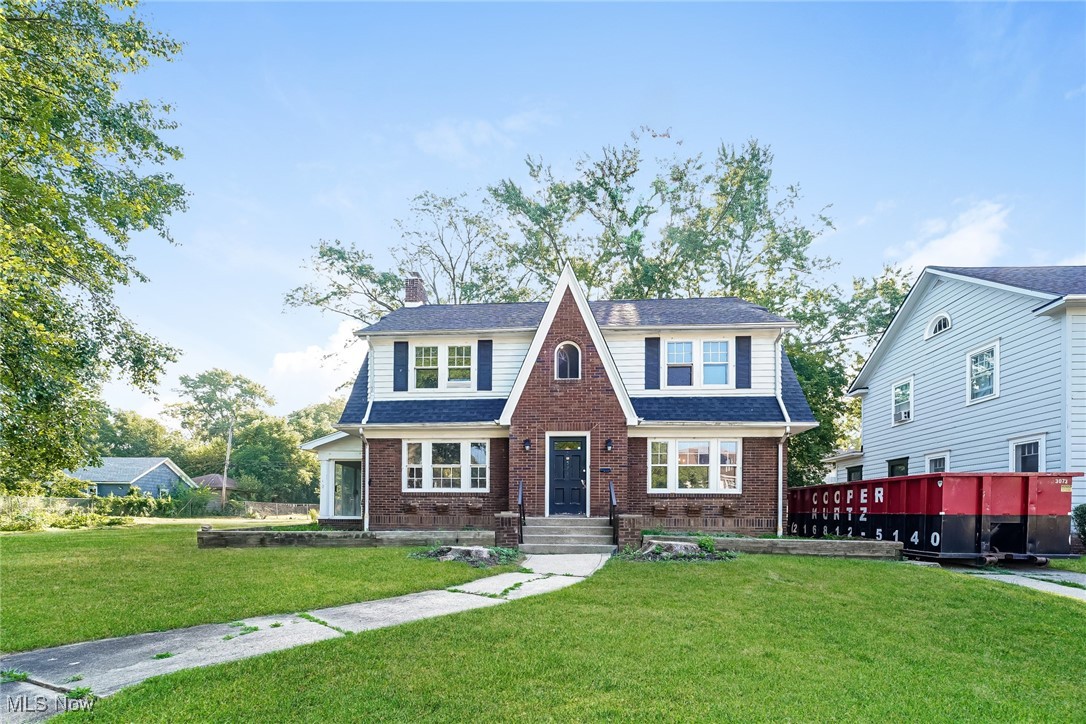 571 Crestview Avenue Akron OH 44320