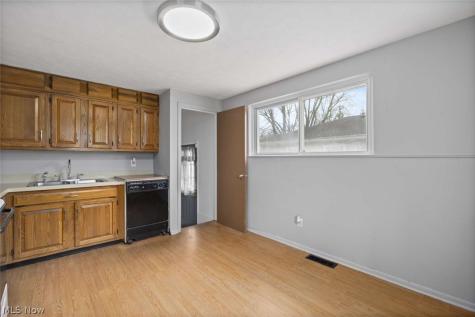 553 Delaware Avenue Elyria OH 44035
