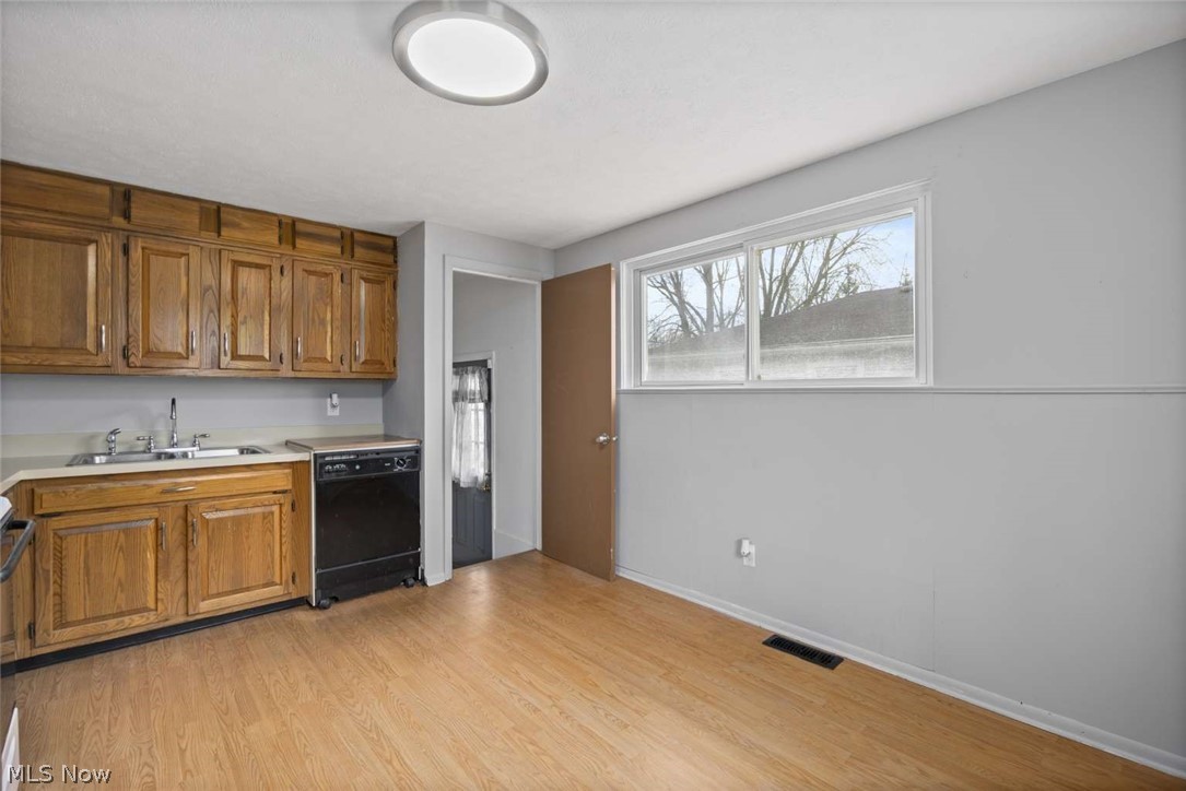 553 Delaware Avenue Elyria OH 44035