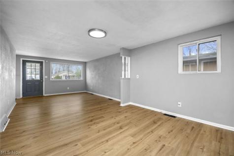 553 Delaware Avenue Elyria OH 44035