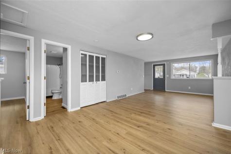 553 Delaware Avenue Elyria OH 44035