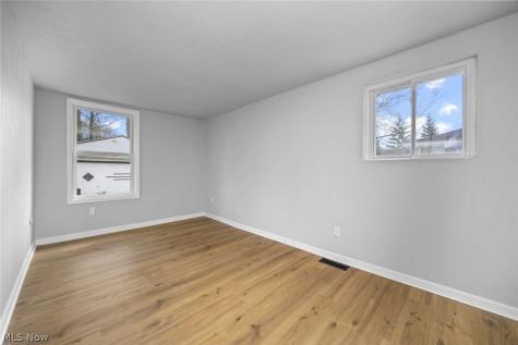 553 Delaware Avenue Elyria OH 44035