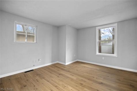 553 Delaware Avenue Elyria OH 44035