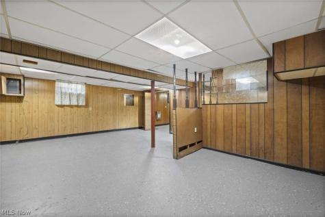 553 Delaware Avenue Elyria OH 44035