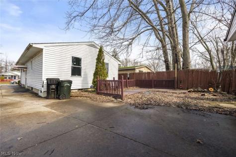 553 Delaware Avenue Elyria OH 44035