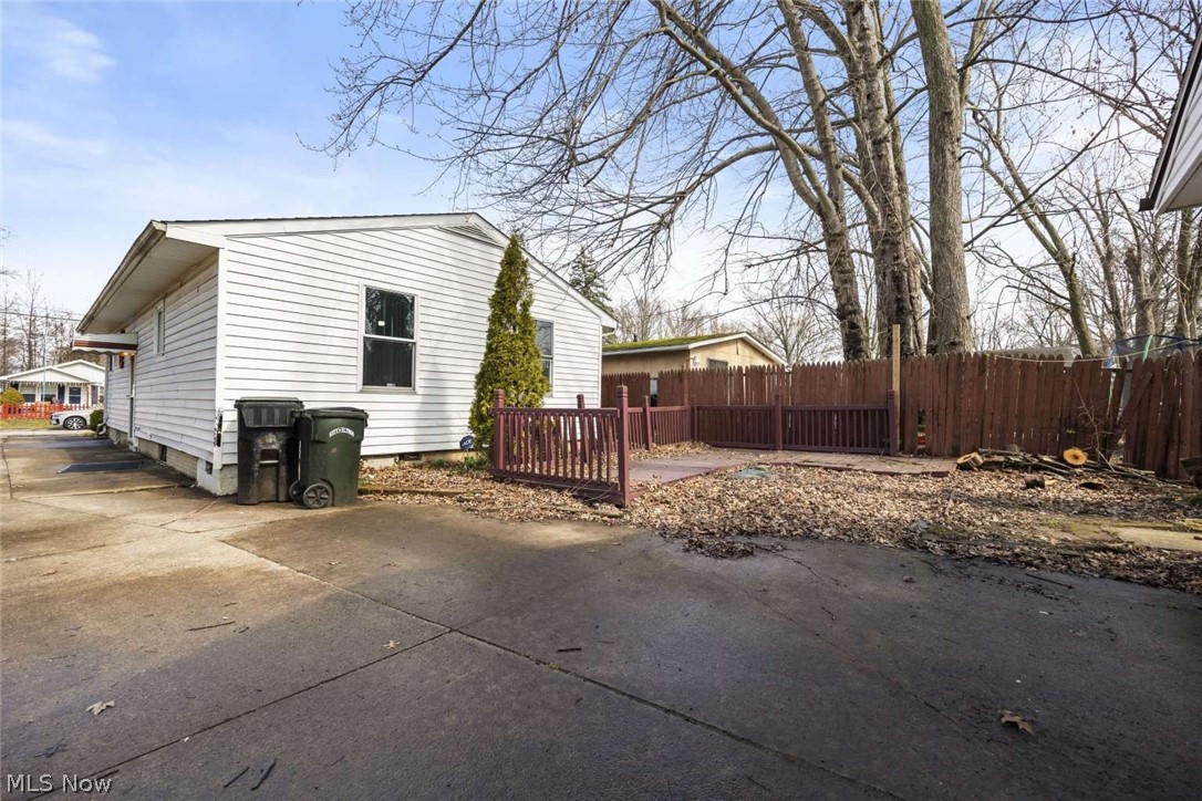 553 Delaware Avenue Elyria OH 44035