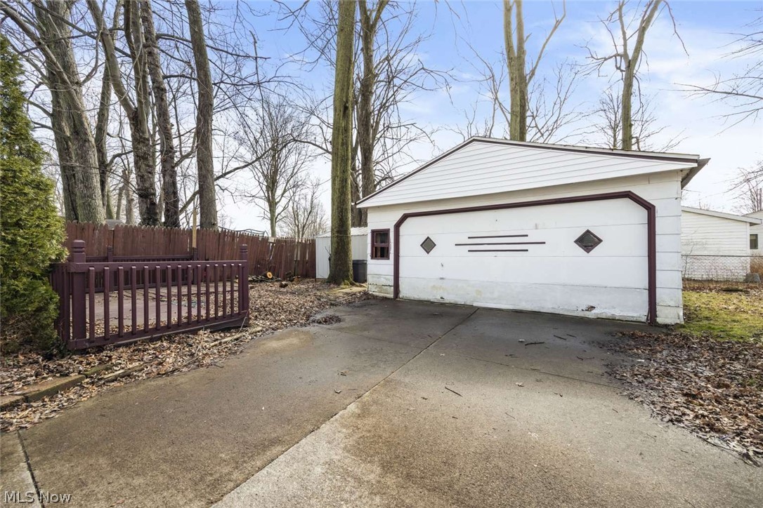 553 Delaware Avenue Elyria OH 44035