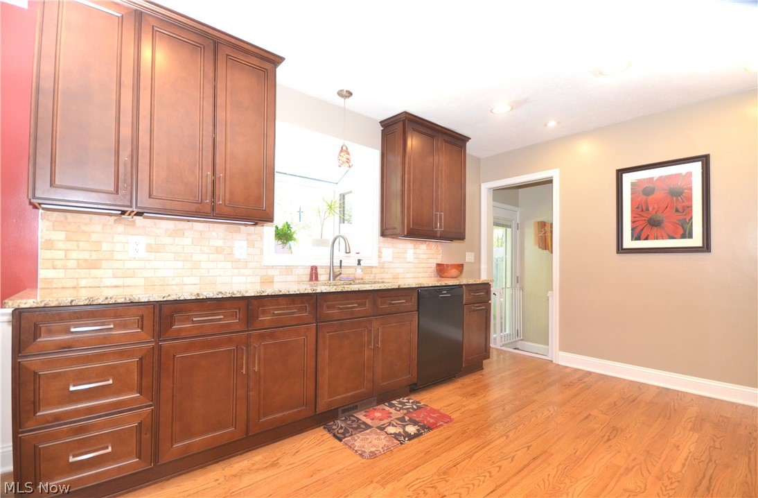 2949 Harriett Road Silver Lake OH 44224
