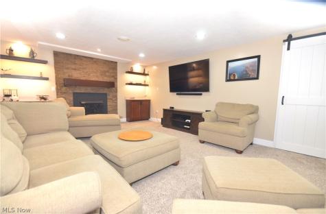 2949 Harriett Road Silver Lake OH 44224
