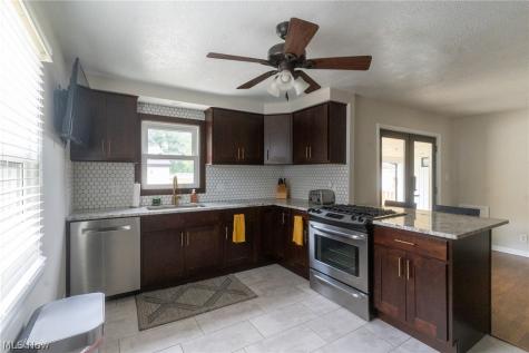 2326 Stanford Drive Wickliffe OH 44092