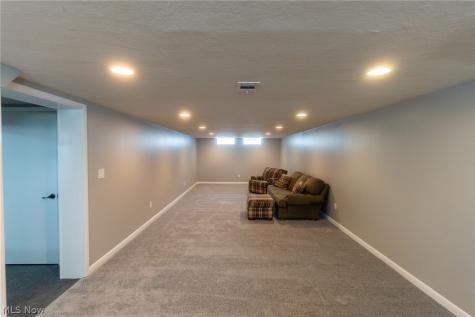2326 Stanford Drive Wickliffe OH 44092