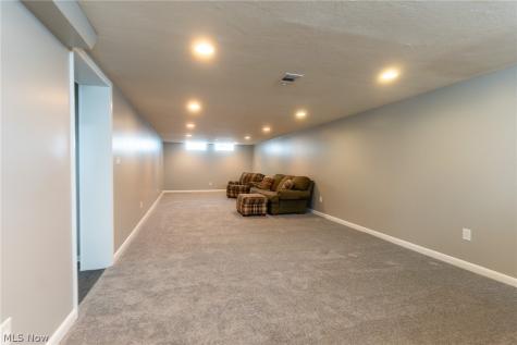 2326 Stanford Drive Wickliffe OH 44092