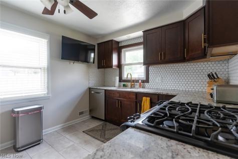 2326 Stanford Drive Wickliffe OH 44092