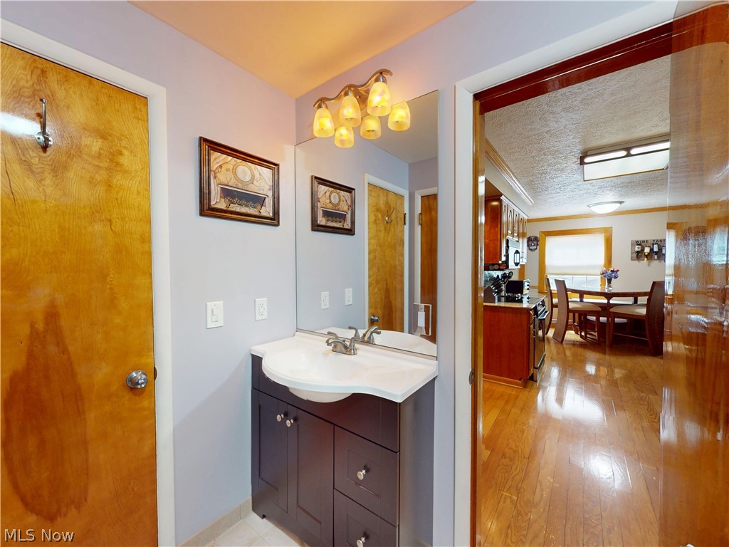 2182 Buena Vista Drive Wickliffe OH 44092