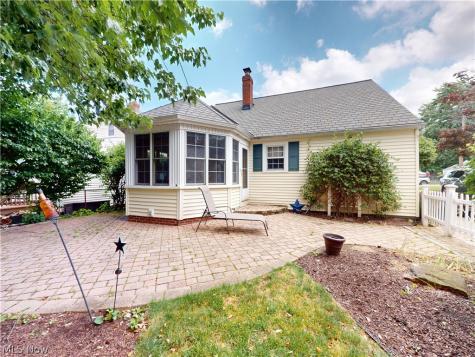 2182 Buena Vista Drive Wickliffe OH 44092