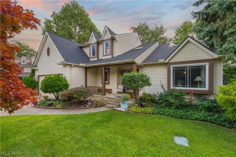 817 Quail Hollow Circle Avon Lake OH 44012