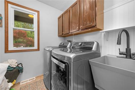 817 Quail Hollow Circle Avon Lake OH 44012