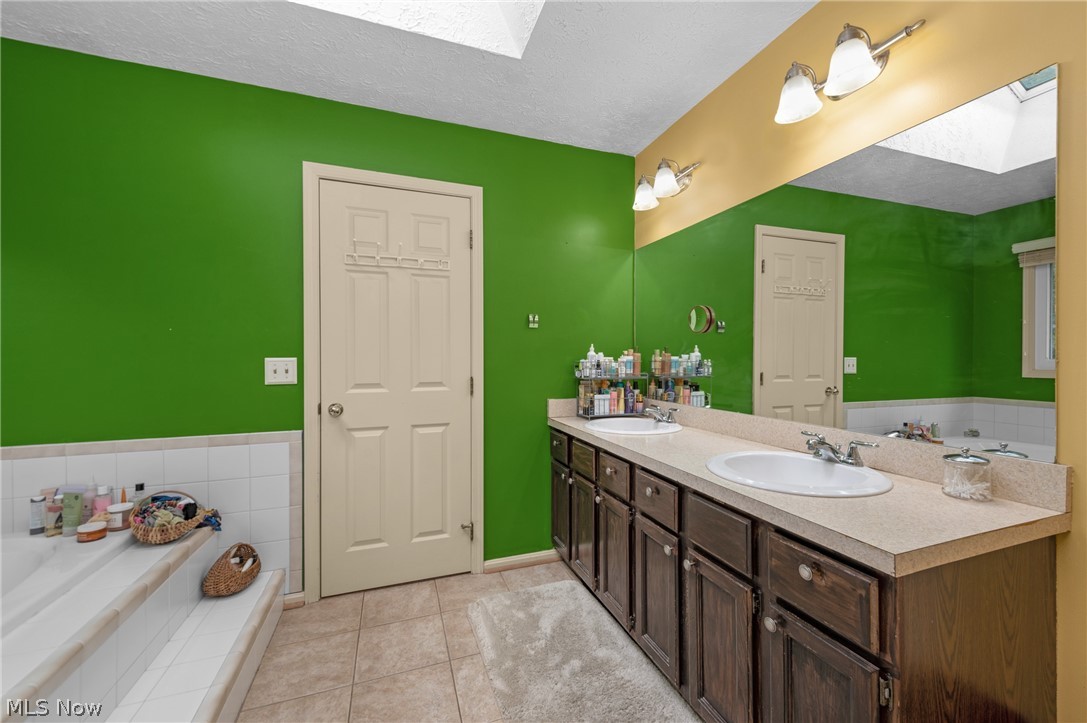 817 Quail Hollow Circle Avon Lake OH 44012
