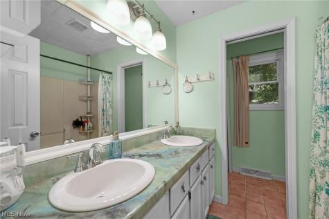 817 Quail Hollow Circle Avon Lake OH 44012
