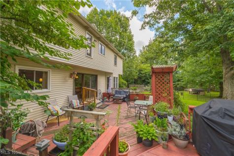 817 Quail Hollow Circle Avon Lake OH 44012