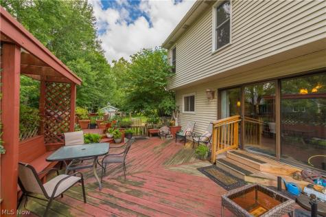 817 Quail Hollow Circle Avon Lake OH 44012