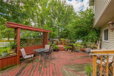 817 Quail Hollow Circle Avon Lake OH 44012