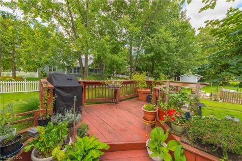 817 Quail Hollow Circle Avon Lake OH 44012