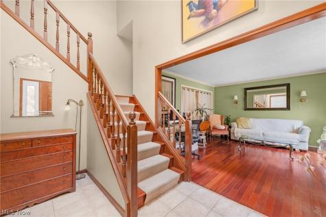817 Quail Hollow Circle Avon Lake OH 44012