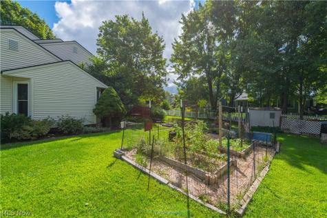 817 Quail Hollow Circle Avon Lake OH 44012