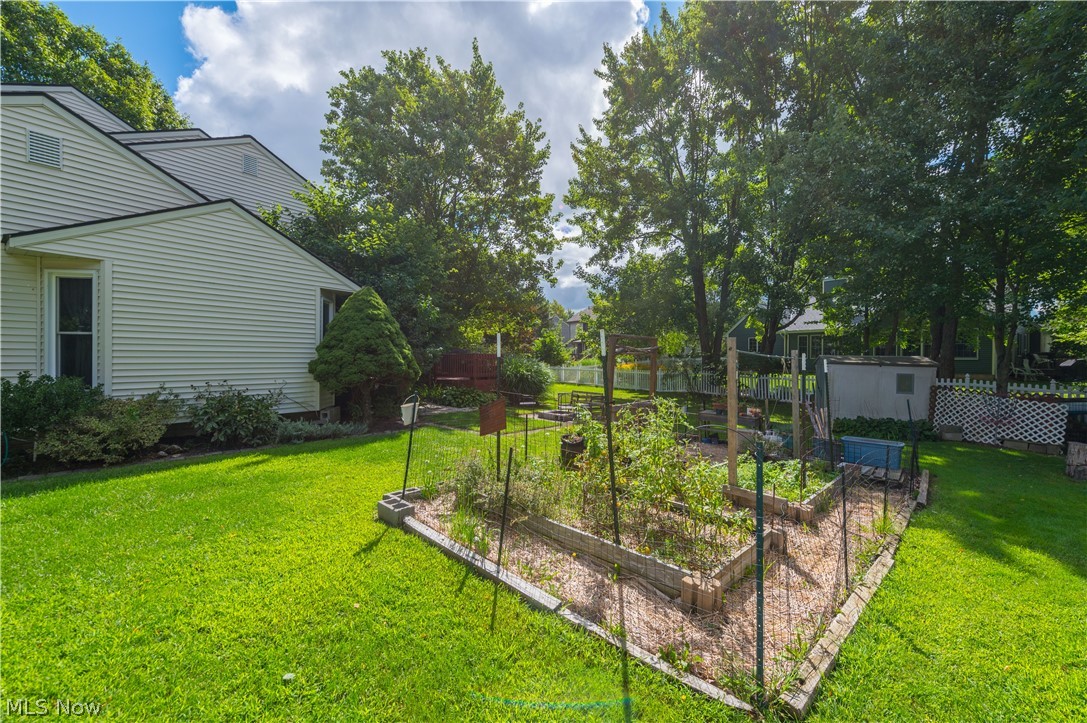 817 Quail Hollow Circle Avon Lake OH 44012