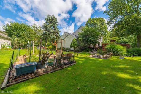 817 Quail Hollow Circle Avon Lake OH 44012