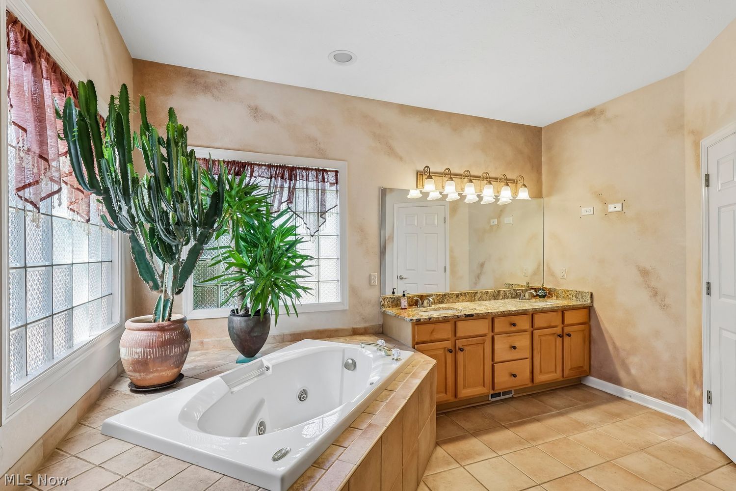 36545 Aberdeen Lane Solon OH 44139