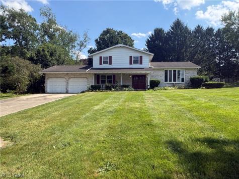 3066 Lake Center Street NW Uniontown OH 44685