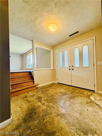 3066 Lake Center Street NW Uniontown OH 44685
