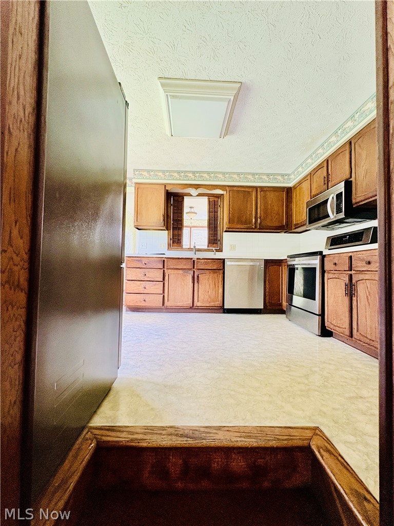 3066 Lake Center Street NW Uniontown OH 44685