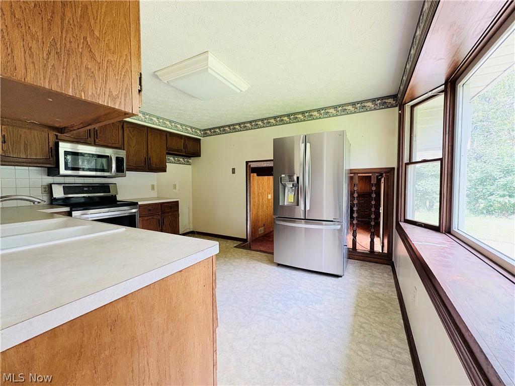 3066 Lake Center Street NW Uniontown OH 44685