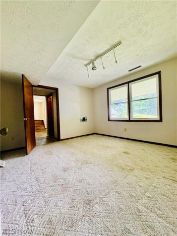3066 Lake Center Street NW Uniontown OH 44685