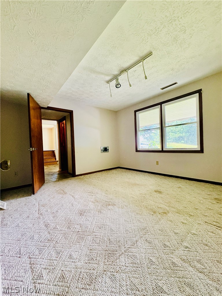 3066 Lake Center Street NW Uniontown OH 44685