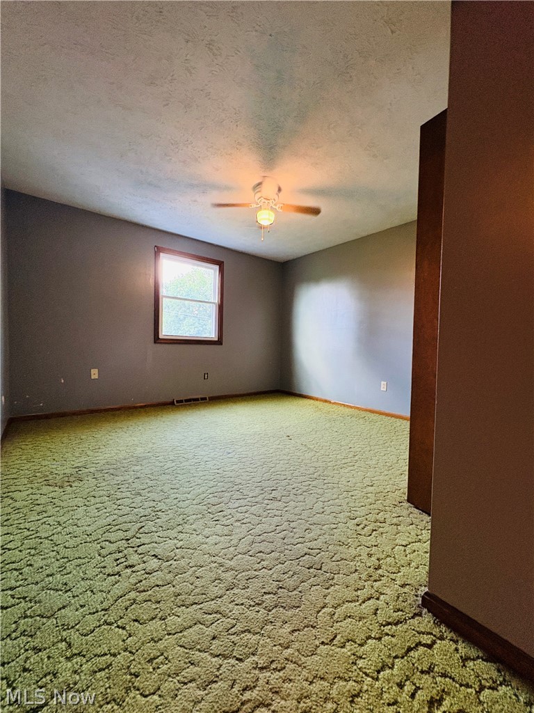 3066 Lake Center Street NW Uniontown OH 44685