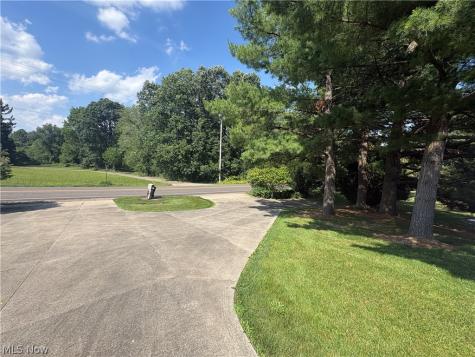 3066 Lake Center Street NW Uniontown OH 44685