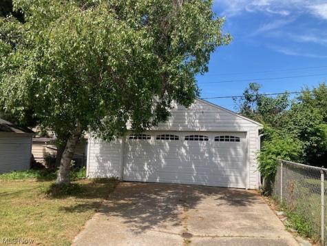 6602 Brownfield Drive Parma OH 44129