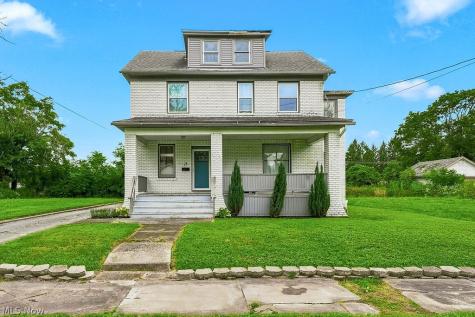 25 Russell Avenue Niles OH 44446