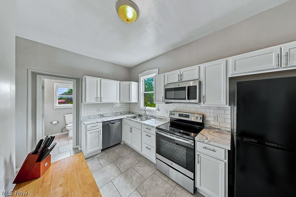 25 Russell Avenue Niles OH 44446