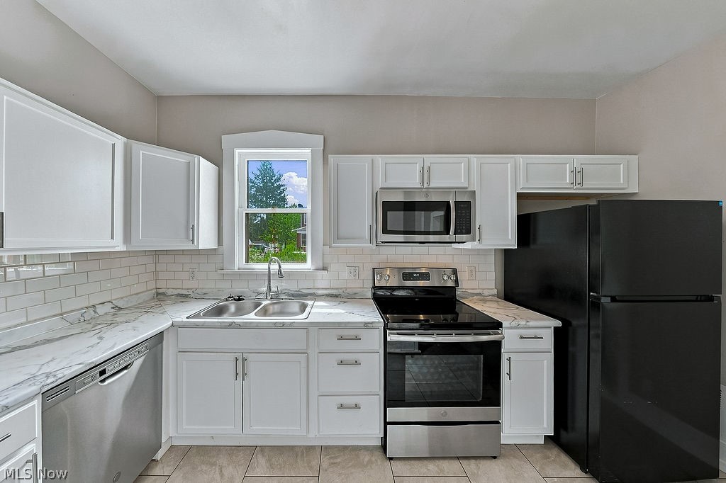25 Russell Avenue Niles OH 44446