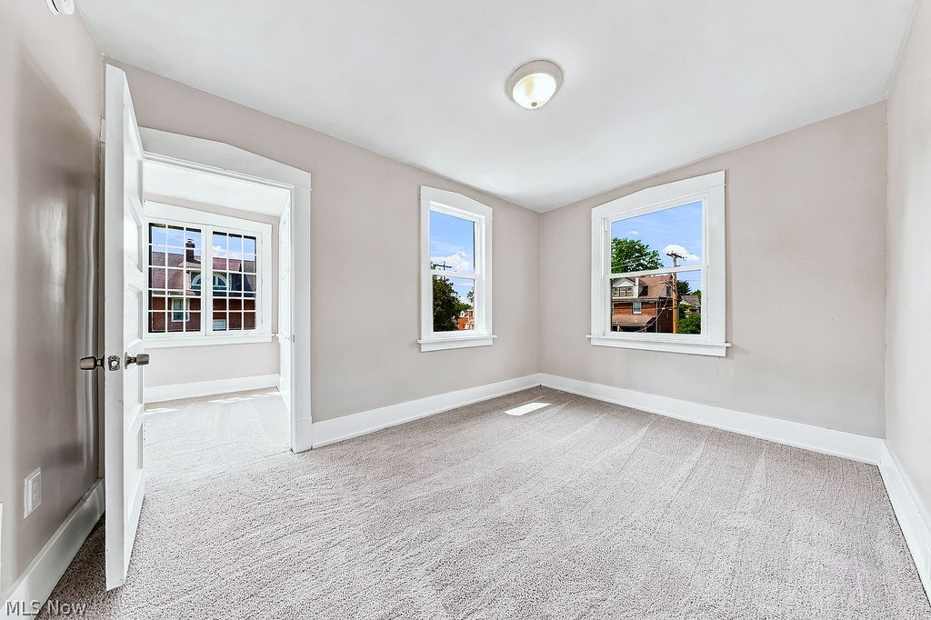 25 Russell Avenue Niles OH 44446