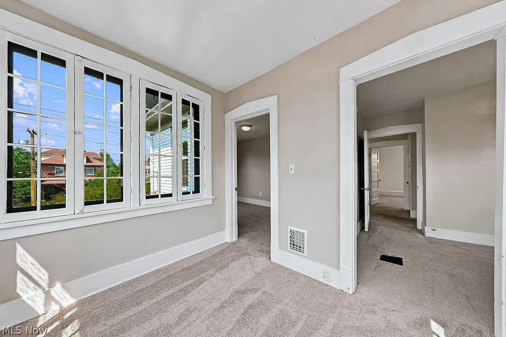 25 Russell Avenue Niles OH 44446