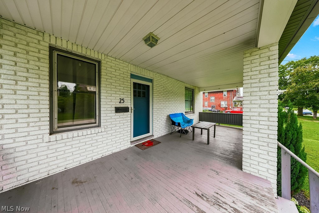 25 Russell Avenue Niles OH 44446