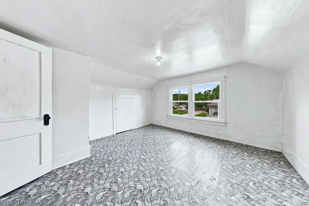 25 Russell Avenue Niles OH 44446