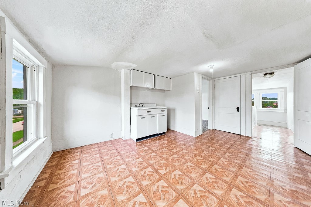 25 Russell Avenue Niles OH 44446