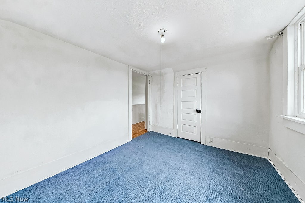 25 Russell Avenue Niles OH 44446